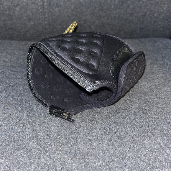 1 Under Armour shoe cuff - Picture 6 of 8